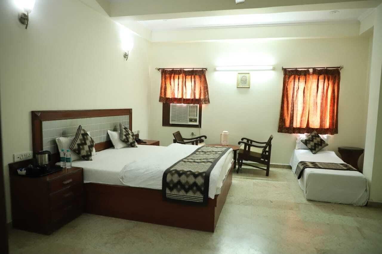 Hotel Ashish Palace Агра Экстерьер фото