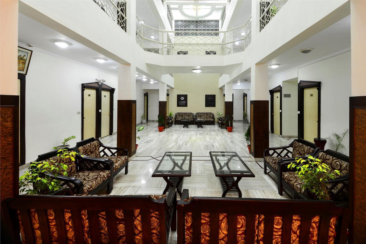 Hotel Ashish Palace Агра Экстерьер фото